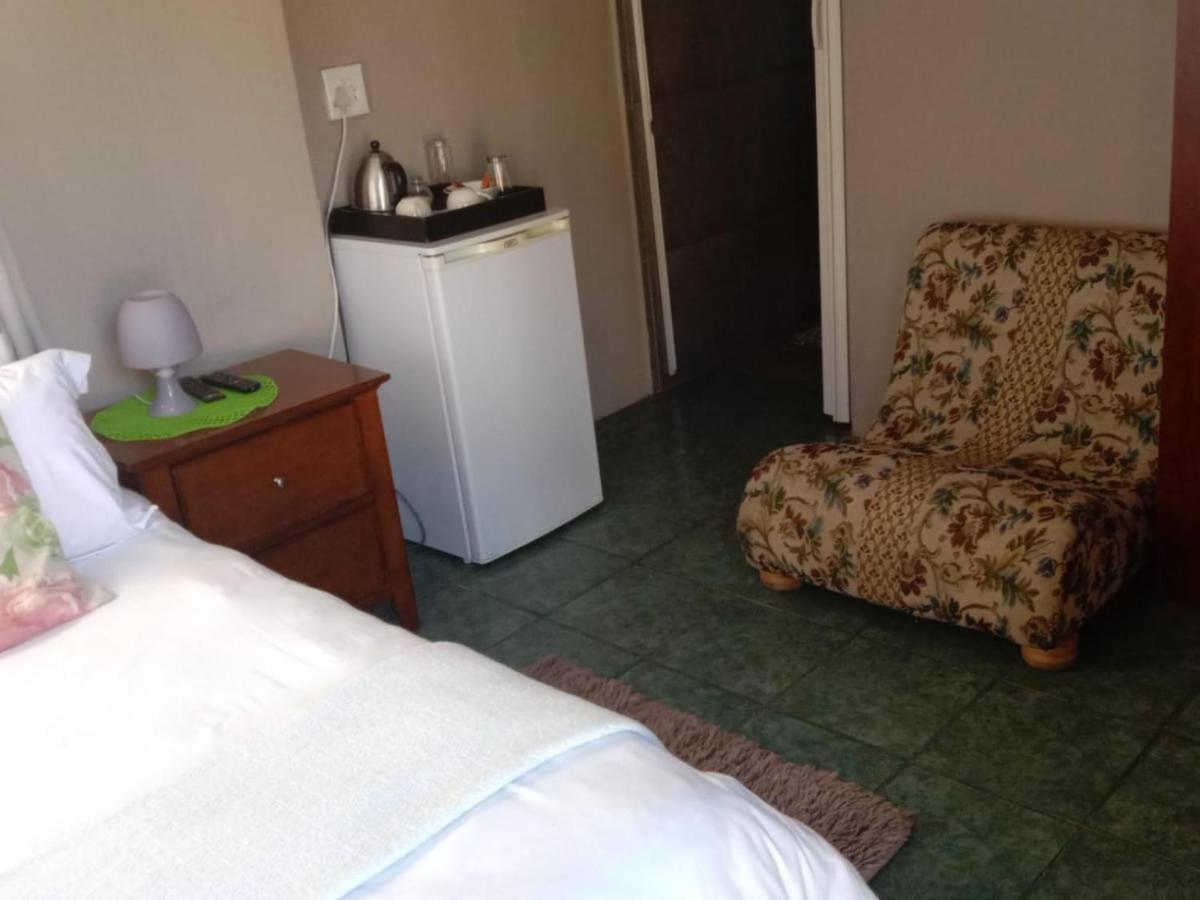 Lapaleholo Guesthouse Phuthaditjhaba Екстер'єр фото